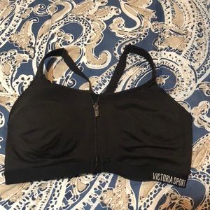 VS Sports Bra with inner bra underwire. 38 DDD